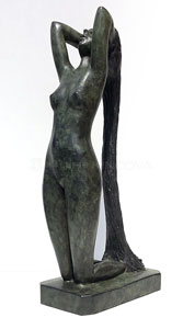 KLečící (bronz, výška 42 cm)